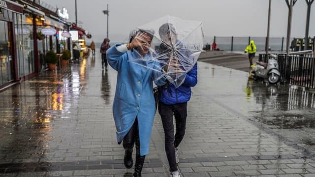 9 të vdekur dhe 11 të zhdukur nga moti i keq në Turqi