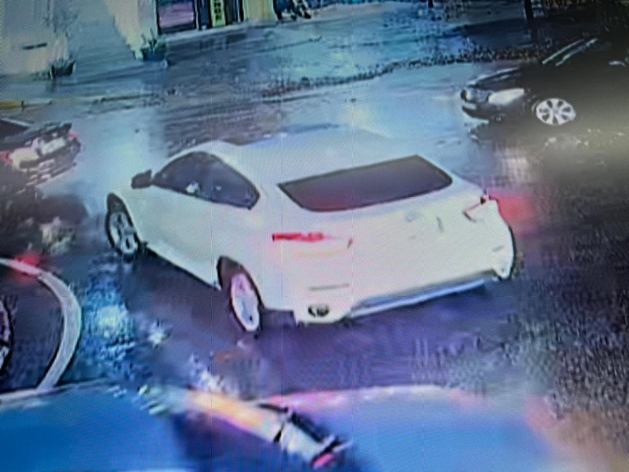 Grabitja e argjendarisë në Kamëz, makina e autorëve me targa të një tjetër automjeti (FOTO)
