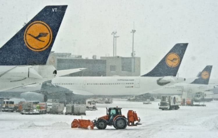 Moti i keq në Gjermani, pezullohen qindra fluturime në aeroportin e Mynihut