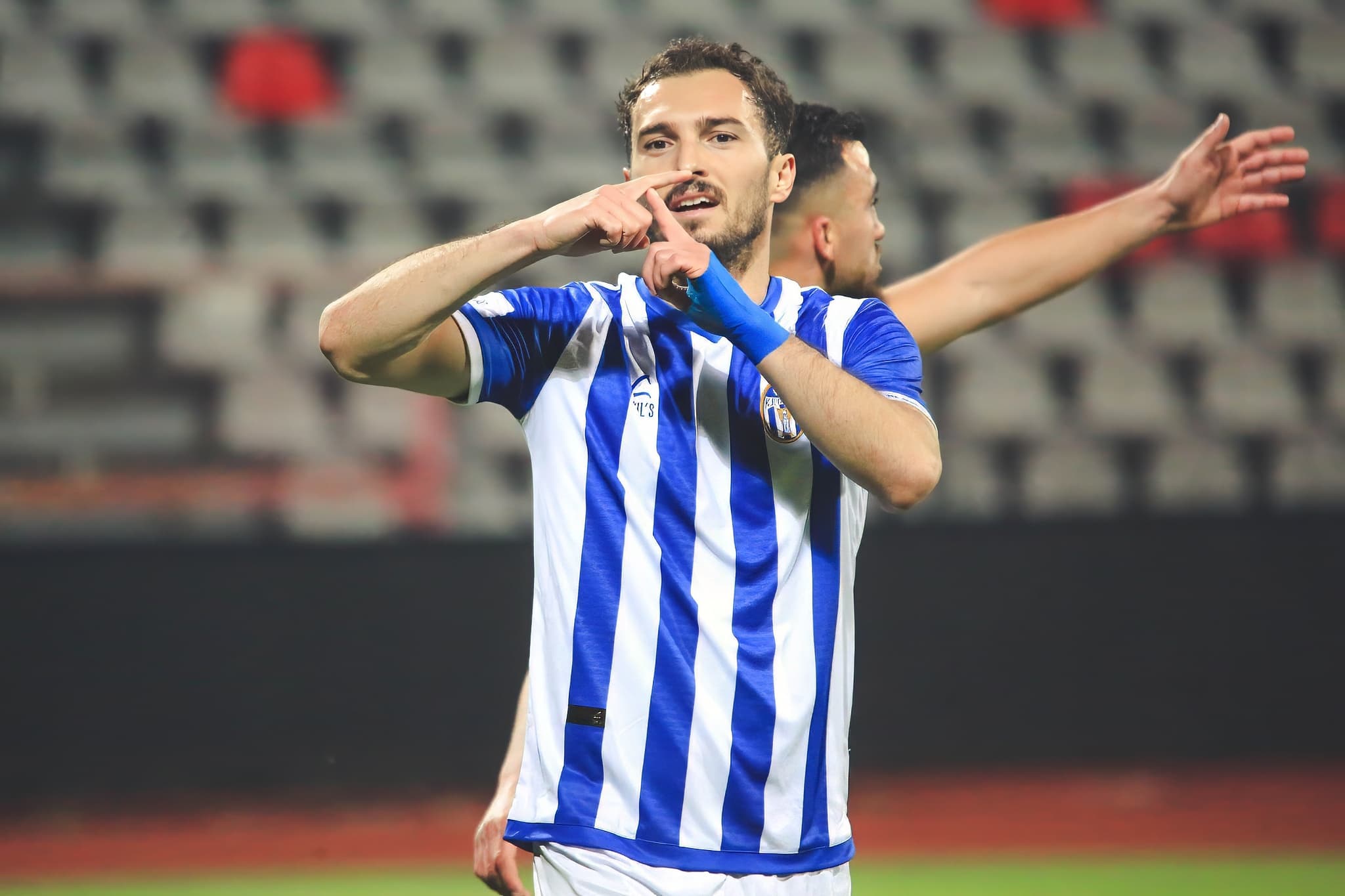 Zyrtare/ Florent Hasani largohet nga Tirana dhe firmos në Rumani