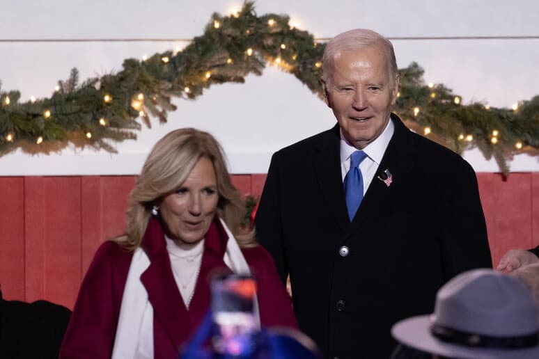 Frikë për Biden, makina godet autokolonën presidenciale