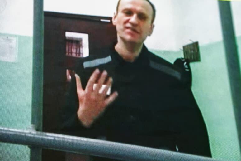 Pezullohen seancat për paditë e Navalny, nuk dihet vendndodhja e tij