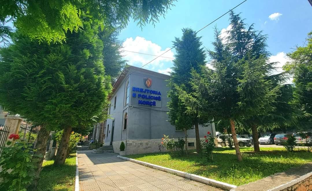 Korçë/ Kreu marrëdhënie seksuale me një të mitur, arrestohet 29-vjeçari