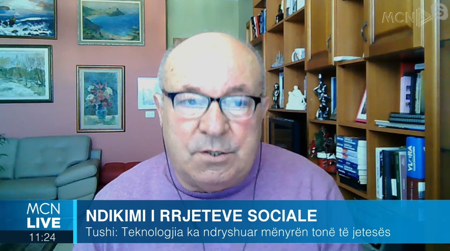 Tushe: Teknologjia ka ndryshuar mënyrën tonë të jetesës, meshkujt po përdorin rrjetet sociale për të goditur femrën (VIDEO)
