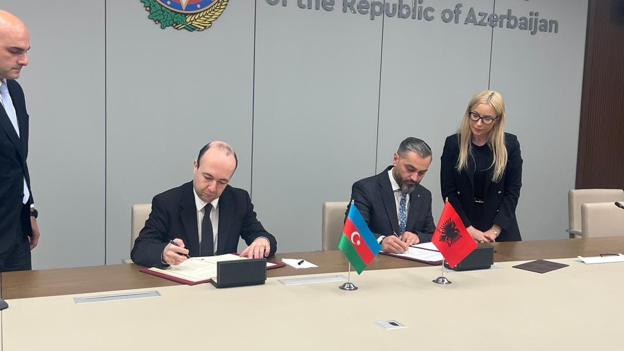 Nënshkruhet marrëveshja, Shqipëria heq vizat me Azerbajxhanin
