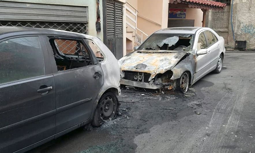 Cërrik/ iu dogji makinat dy vëllezërve, në kërkim autori, i dënuar më parë për tentativë vrasje