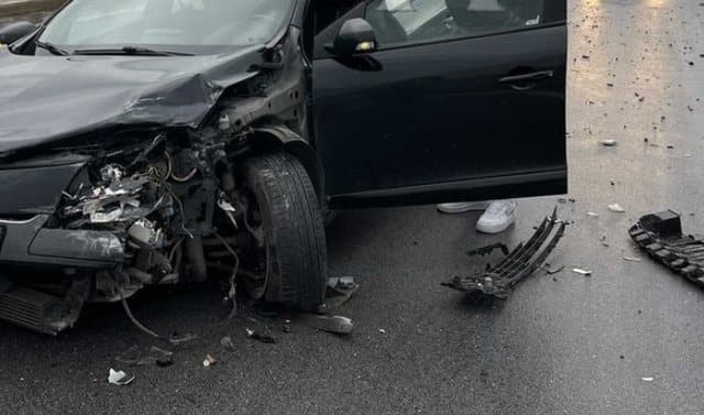 Makinat përplaset kokë më kokë në aksin Vlorë-Novoselë, 2 të plagosur