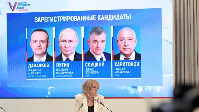 Hapen qendrat e votimit, mbahen zgjedhjet presidenciale në Rusi
