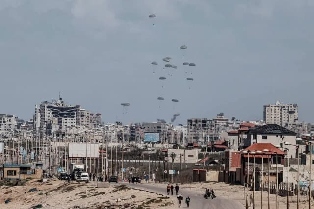 Spanja dërgon 26 tonë ndihma humanitare në Gaza
