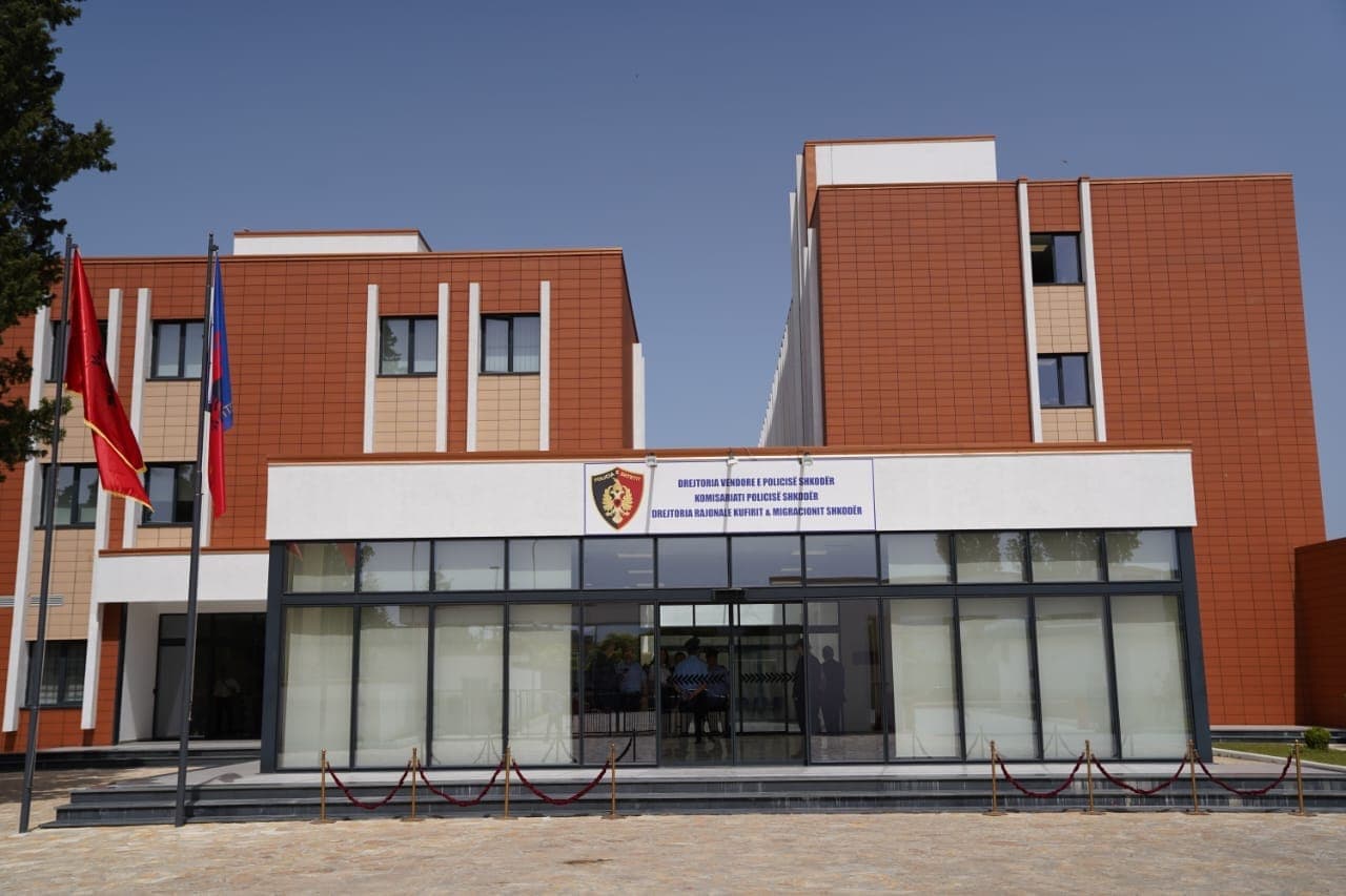Tentoi të vriste me armë zjarri të riun, arrestohet 50-vjeçari në Shkodër