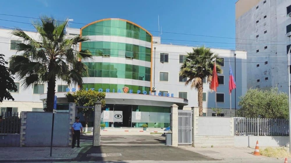 Tjetërsuan dokumentet e një toke, lihen në burg 5 persona në Durrës, mes tyre ish-drejtori i ASHK