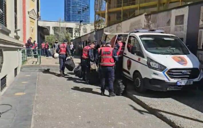 Protesta e opozitës për dosjen 5D/ Policia plan masash dhe bllokim rrugësh