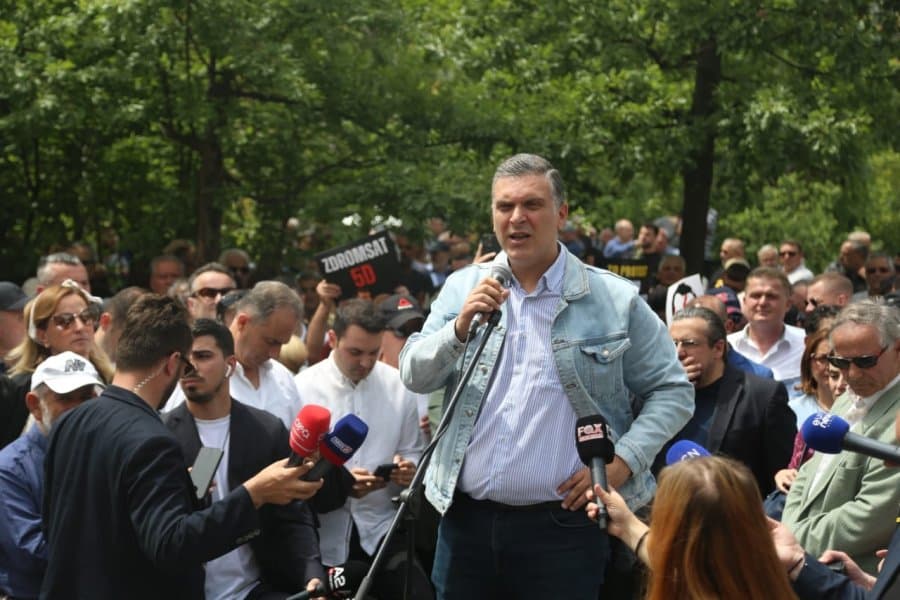 Blushi: Përditë në protestë për çlirimin e bashkisë nga kthetrat e krimit dhe mafia e inceneratorëve