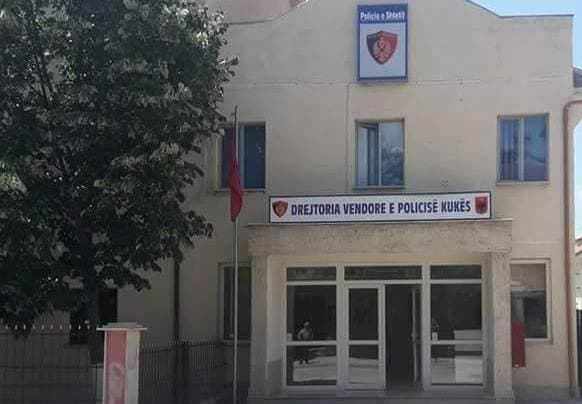 Kukës, dy vëllezër dhe kushëriri i tyre kanosin një person dhe i përplasin makinën