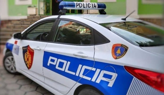 Zjarr në biznesin e makinave me qira në Kamëz, digjen disa mjete