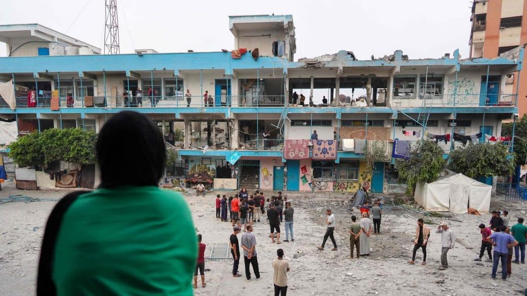 45 të vdekur, Hamasi dënon sulmin e Izraelit në shkollën UNRWA: Masakër e tmerrshme