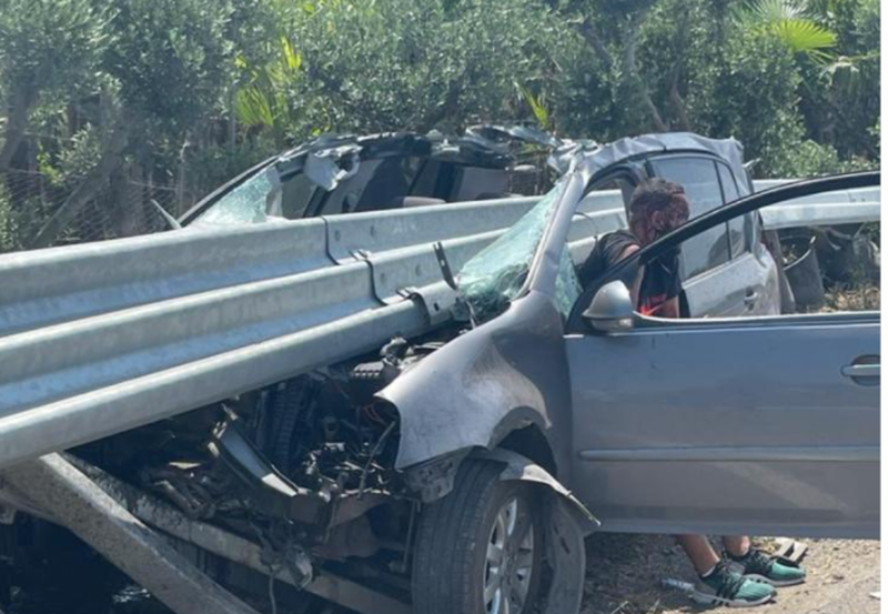 Makina përplaset me barrierën e rrugës në Laç-Mamurras, humb jetën drejtuesi