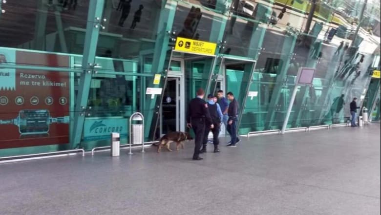I mori para biznesmenit nëpërmjet mashtrimit, kapet në Rinas duke tentuar të largohej