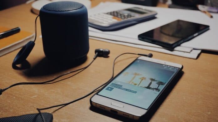 Agjencitë e sigurisë në Kinë, autorizohen të monitorojnë telefonat inteligjentë dhe pajisjet elektronike