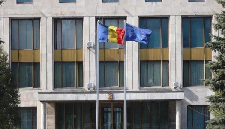 Rusia shpall “non grata” punonjësin e ambasadës rumune