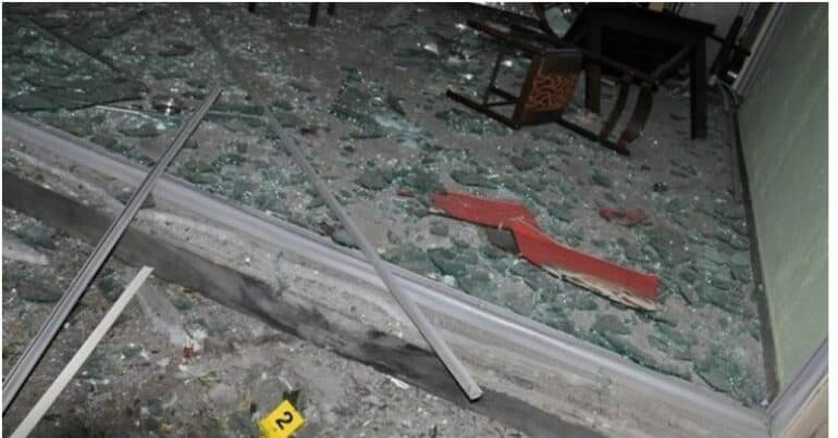 Velipojë, hidhet lëndë plasëse në tarracën e një lokali