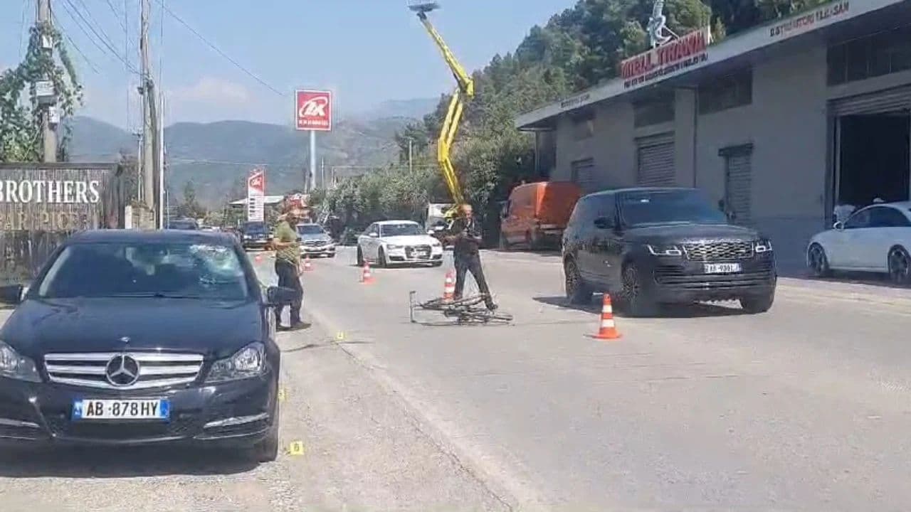 Makina përplas biçikletën, një i plagosur rëndë