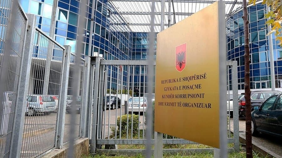 Shteti nën urdhrat e Klodian Zotos/ Mbyllen hetimet paraprake për 12 zyrtarët e Ministrisë së Mjedisit