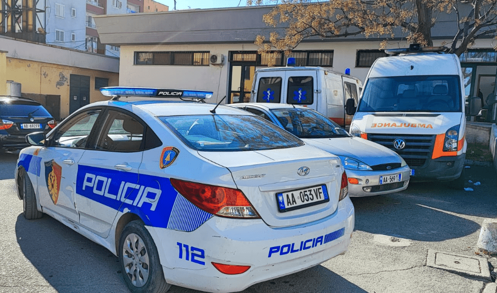 43-vjeçari arrestohet pasi kërcënoi ish-bashkëshorten, një tjetër në pranga për dhunë ndaj bashkëjetueses