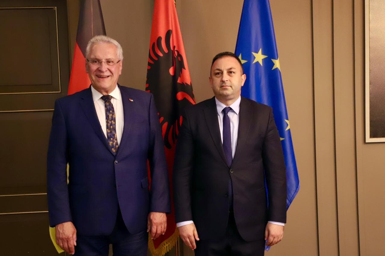 Ministri Hoxha pret homologun e Brendshëm gjerman: Thellimin bashkëpunimi në luftën ndaj krimit të organizuar