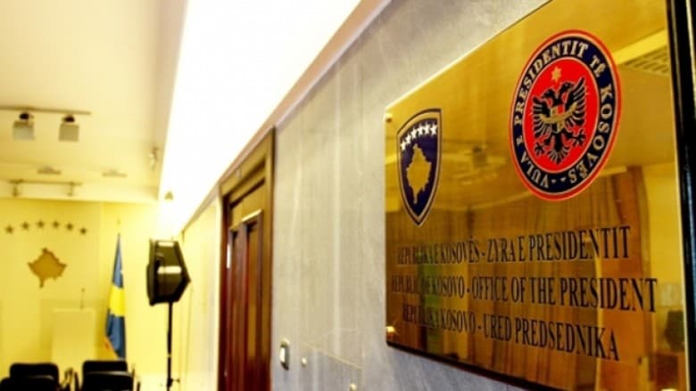 Incidenti në Aeroportin e Shkupit/ Presidenca: Konferenca e Kurtit dhe Mickoskit kontribuoi në propagandën kundër Kosovës