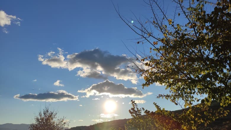 Vranësira dhe reshje shiu, parashikimi i motit për sot