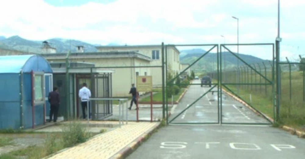 I burgosuri shfaq probleme kardiake në burgun e Drenovës, ndërron jetë në QSUT