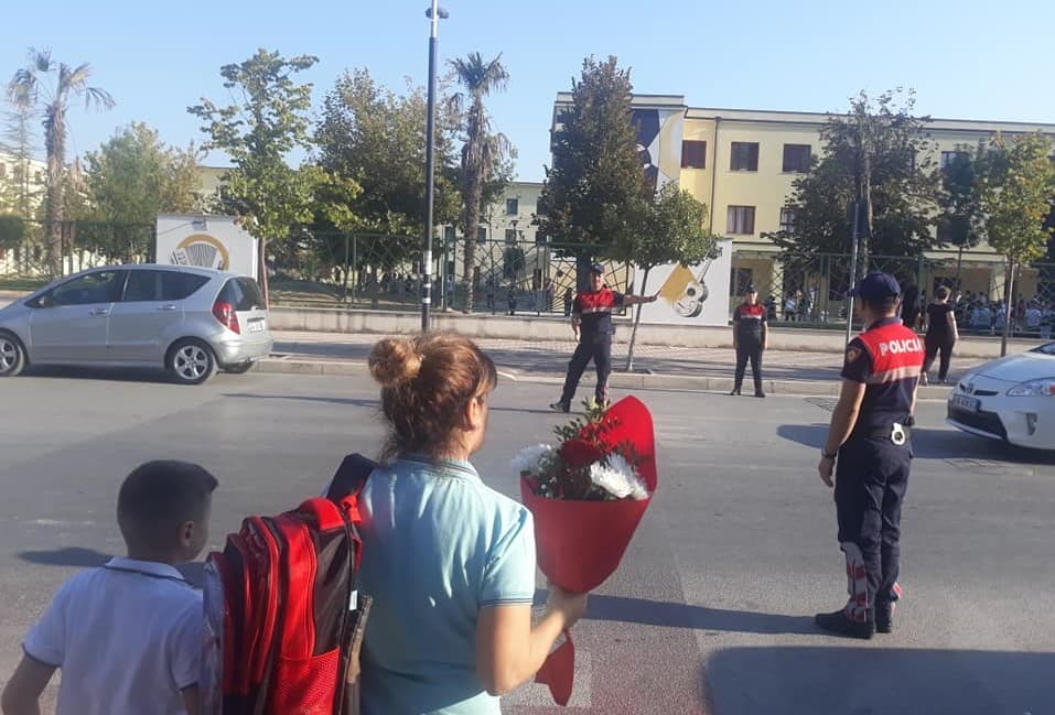 Fillimi i vitit të ri shkollor/ Policia e Tiranës me plan masash për garantimin e rendit dhe sigurisë në shkolla