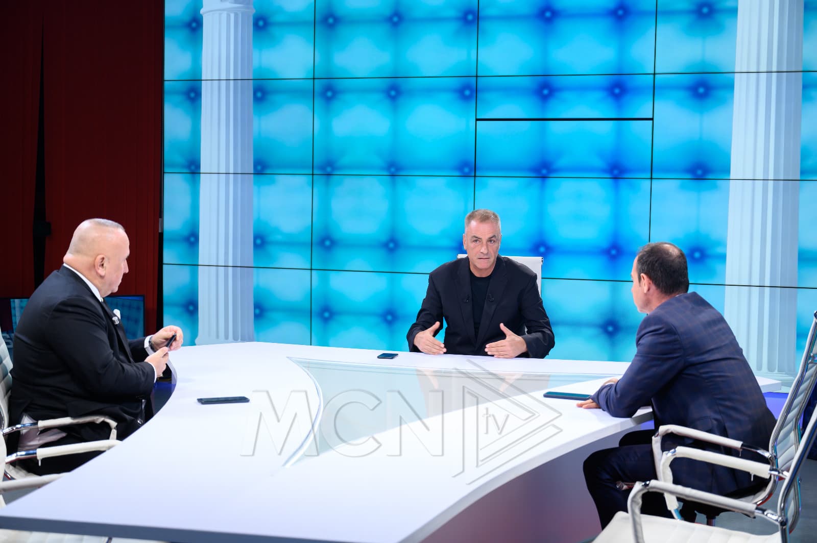 Kulla: Humbja në Ukrainë do ishte fundi i NATO-s. Gjinishi: Kievi ka bërë tri lëvizje, Zelensky është dobësuar