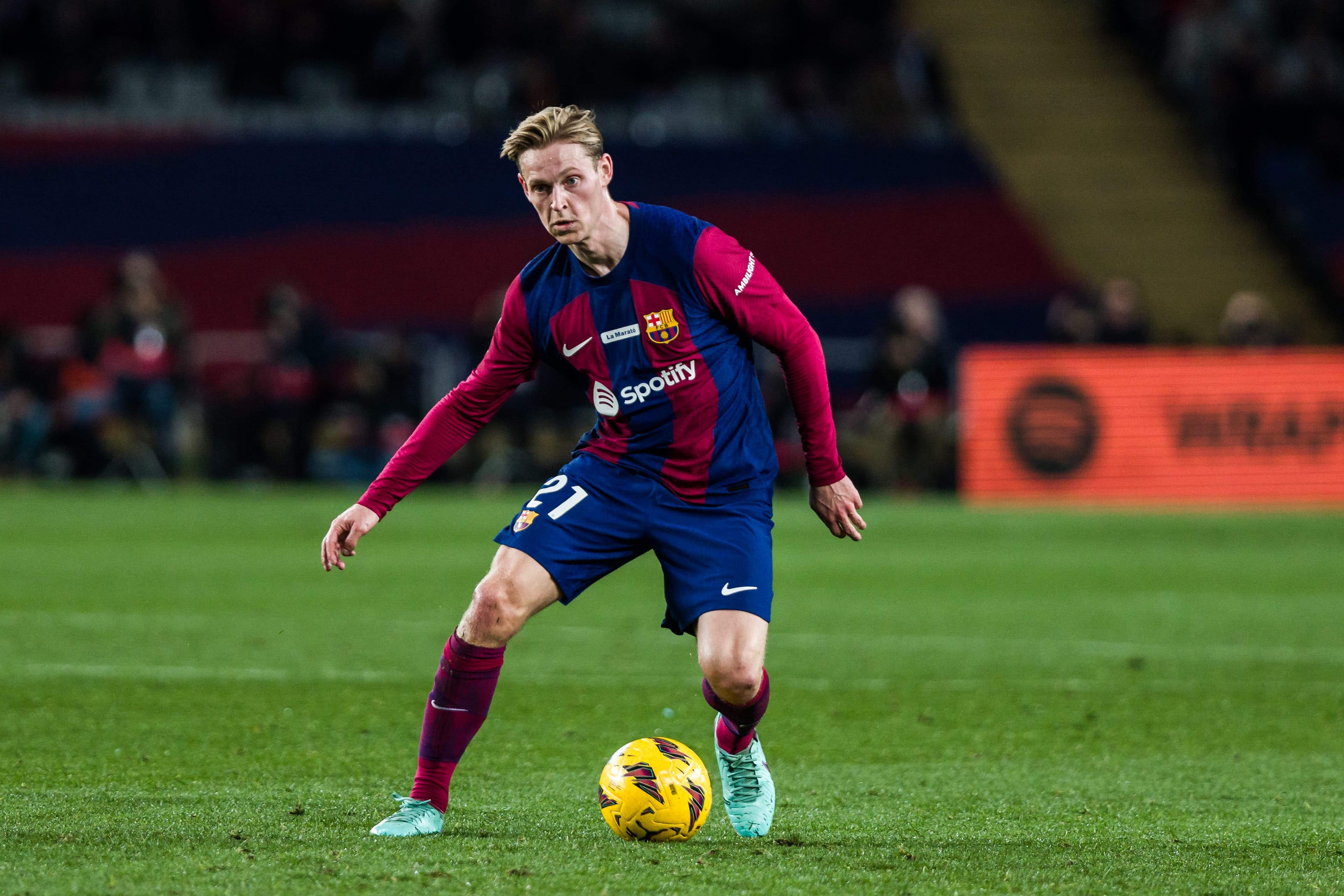 Frenkie de Jong, drejt largimit nga Barcelona