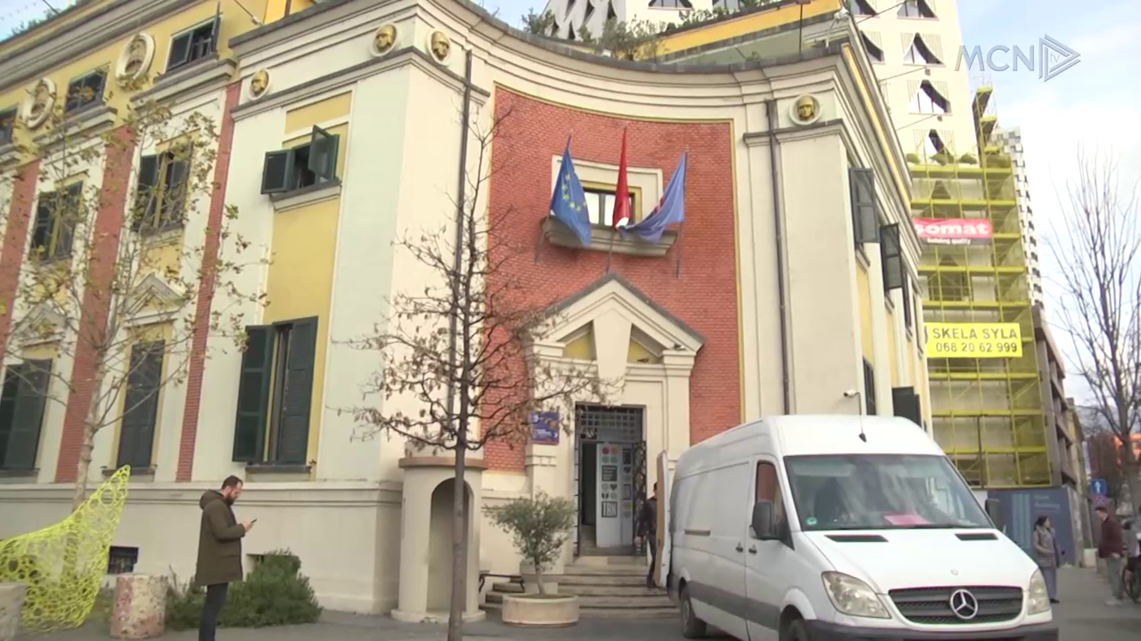 Bashkia e Tiranës dështon me investimet / Të ardhura rekord, por realizoi vetëm 25% të planit (VIDEO)