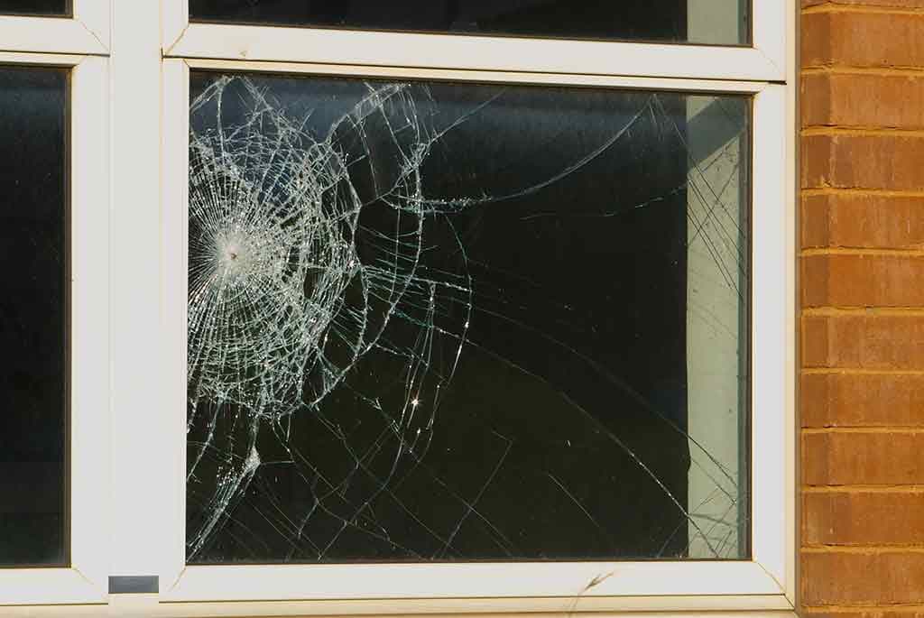 Të shtëna me armë zjarri drejt një banese në Krujë