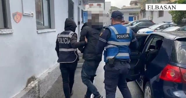 Përndjek dhe i shkakton frikë një 23-vjeçareje, arrestohet 40-vjeçari në Elbasan