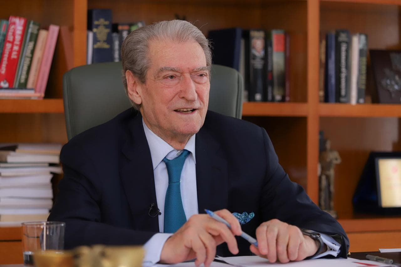 Investimi në Sazan, Berisha: Rama po e përdor për të blerë influenca politike