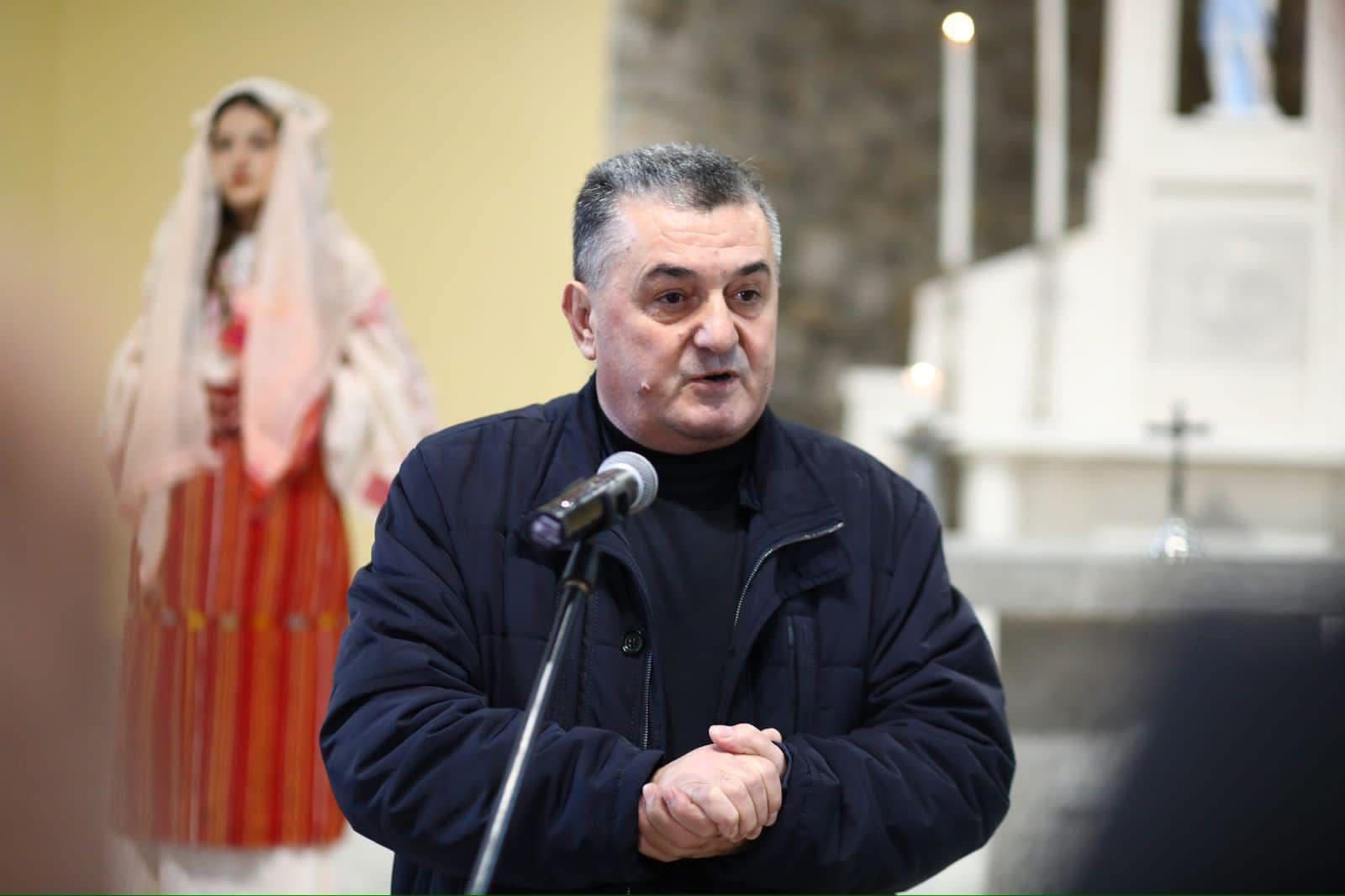 Jep dorëheqjen prefekti i qarkut Lezhë Gjergj Prendi