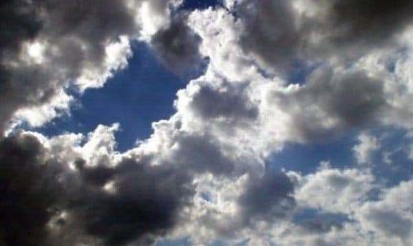 Vranësira dhe reshje bore në zonat malore, parashikimi motit sot