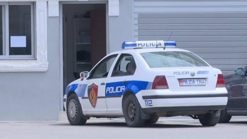 Tentoi të vriste me armë zjarri kushëririn, në pranga 29-vjeçari