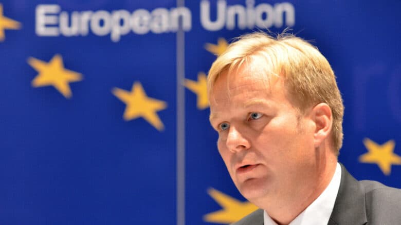 Dialogu Kosovë-Serbi/ Emisari i BE-së për herë të parë në Kosovë, takohet me udhëheqësit e shtetit