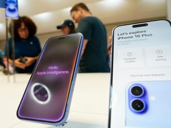 Tarifat e Trump detyrojnë Apple ta zhvendosë prodhimin e iPhone në Indi
