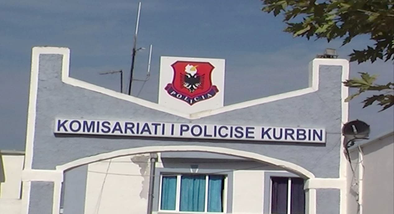 Laç, një person denoncon kanosjen me armë nga 4 vetë