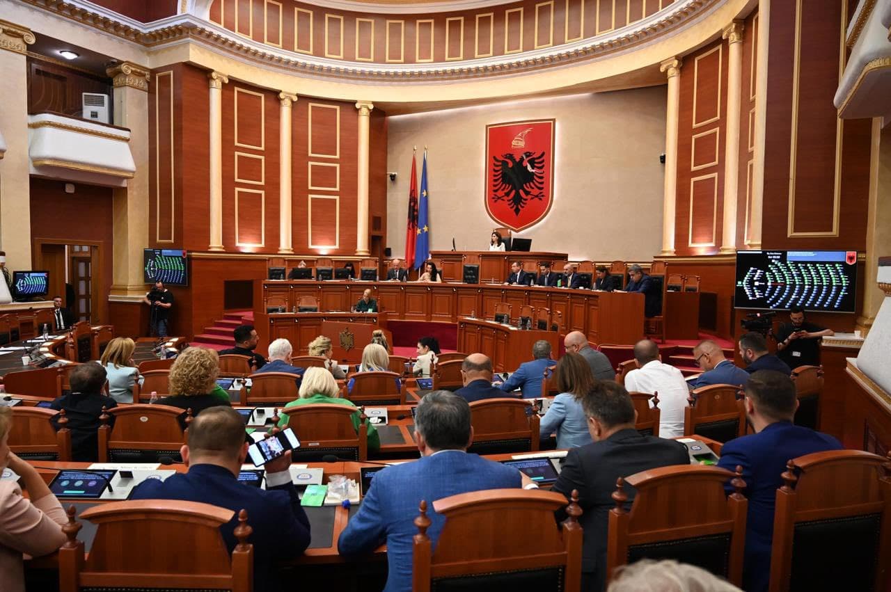 Kuvendi miraton tre marrëveshje me BE, marrëveshjen me Ukrainën dhe aktet normative