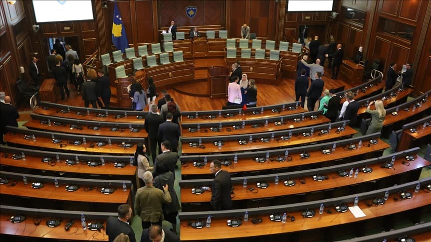 Kuvendi i bllokuar/ 120 deputetë marrin mbi 300 mijë € paga për 24 dështime radhazi