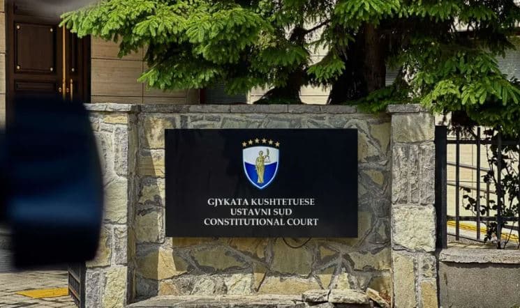 Ngërçi institucional/ Kushtetuesja ua ndalon deputetëve të Kosovës vendimet pas kalimit të afatit 30 ditor