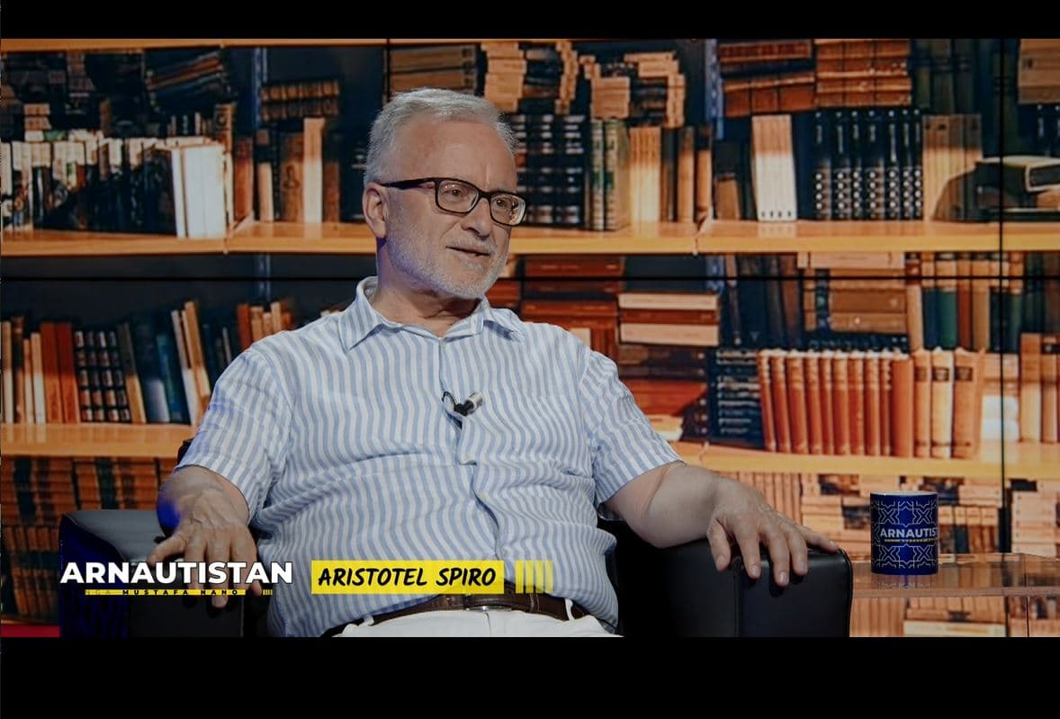 “Shqipja, nëna e të gjitha gjuhëve”/ Spiro: Koncept antishkencor, asnjë gjuhë s’mund të jetë “nëna” e dikujt tjetër
