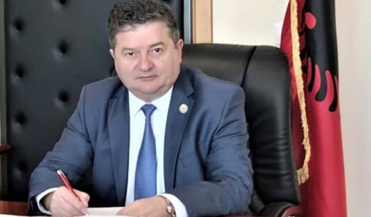 Shpërdoruan detyrën/ Prokuroria dërgon në gjyq ish-presidentin dhe zv.presidenten e Urdhrit të Stomatologut